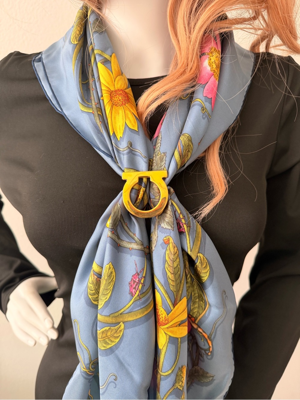 Auth 🎀Salvatore Ferragamo Gancini Large Scarf Ring ♋️🎗